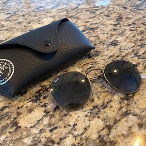 Round Ray-Bans